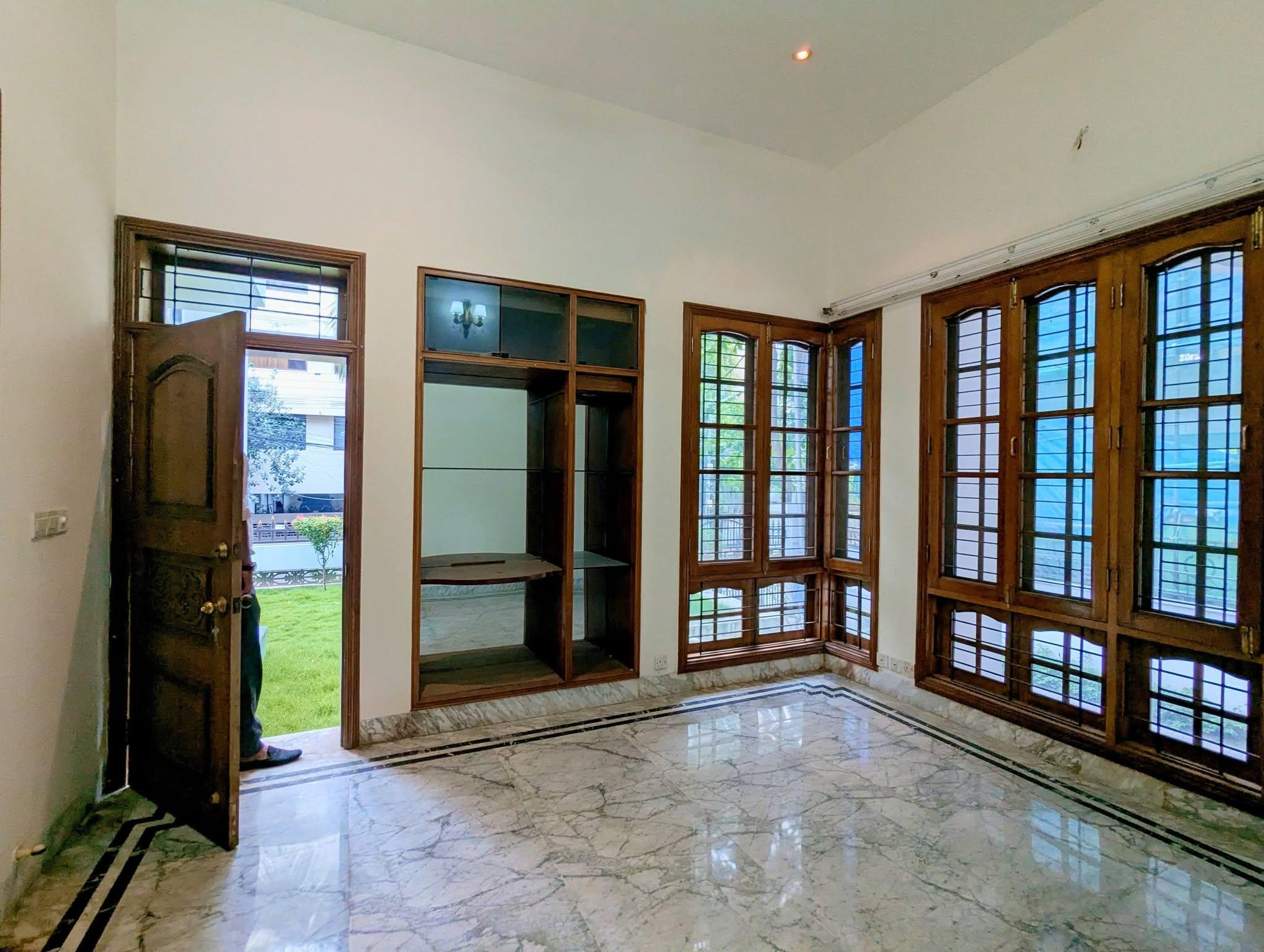 Luxury Semi Furnished Duplex Apartment for Rent in Baridhara Diplomatic Zone.